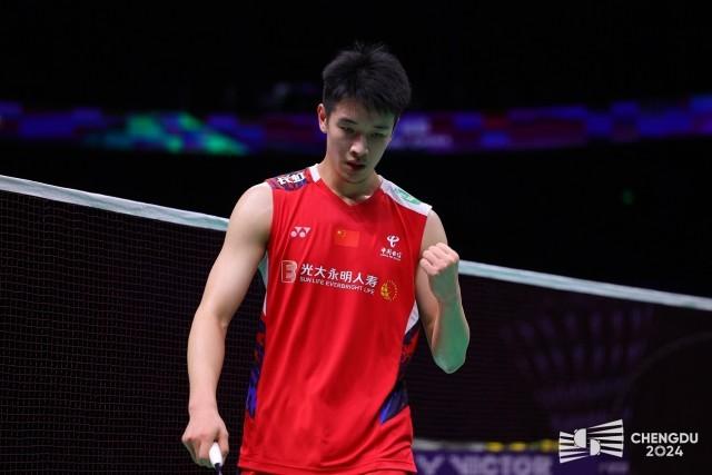 他的眼神里 他的眼神里